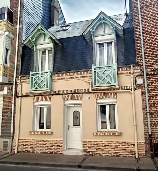 Logement Dans Maison De Pecheur Le Tréport Exterior photo